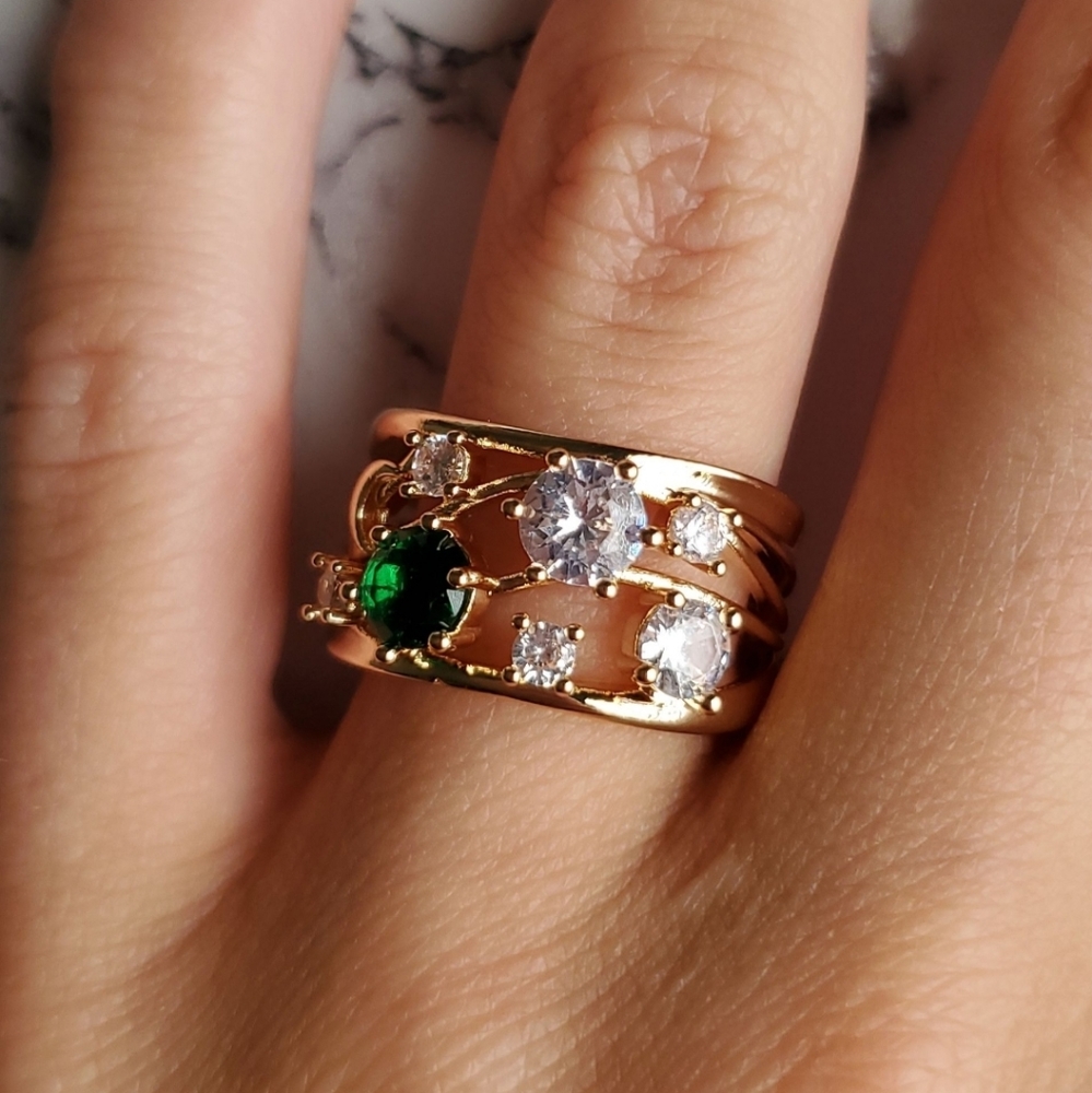 New Gorgeous 18K Yellow Gold Plated Ring - Picture 3 of 5